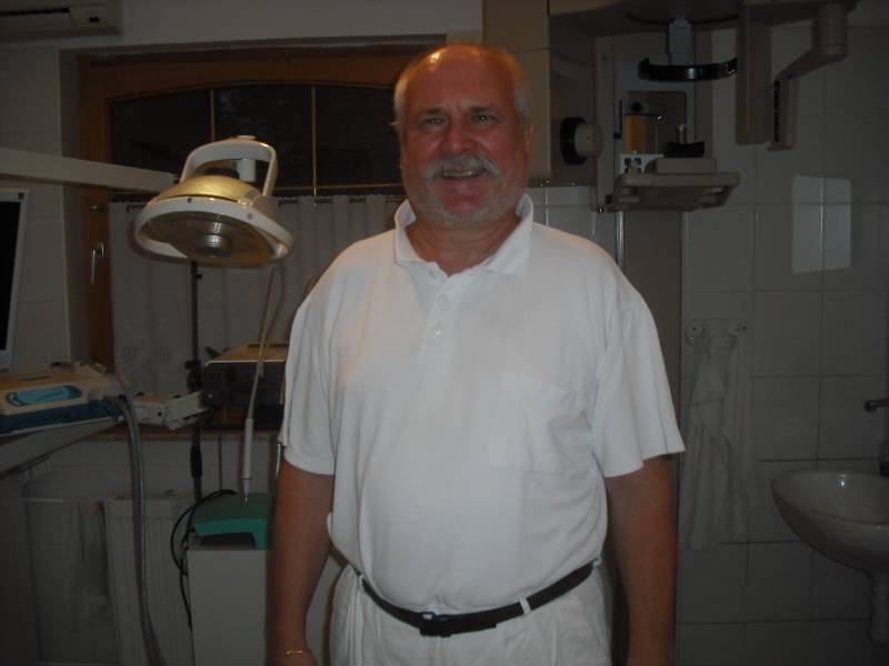 Dr. Vaszilk Mihly, fogorvos